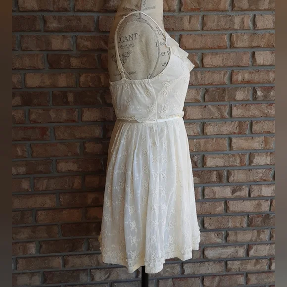 Altar'd State Lace Detail Sleeveless Party Cocktail Dress Size Small. - Picture 6 of 10